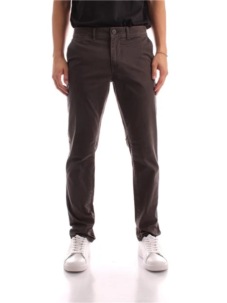 pantaloni chino