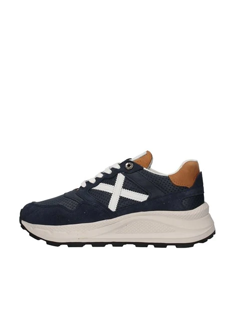 CLASS 08 SNEAKERS CON LOGO