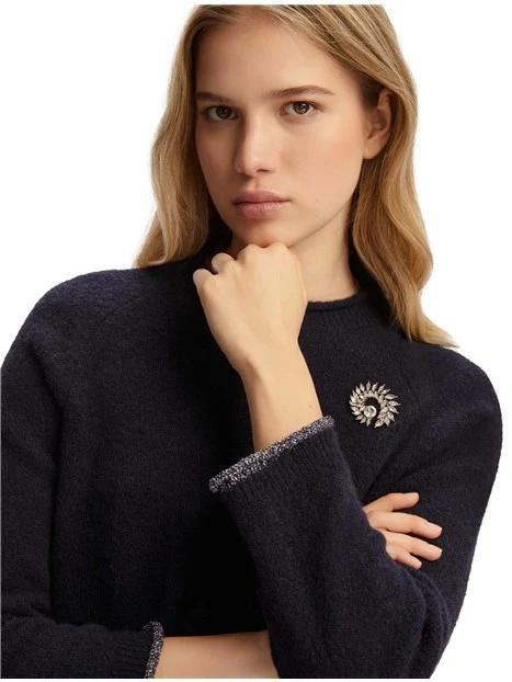 MAGLIA GIROCOLLO CON SPILLA GIOIELLO APPLICATA DONNA BLU