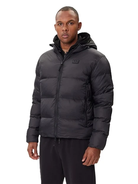 PIUMINO CON CAPPUCCIO E RIFINITURA LUCIDA UOMO NERO