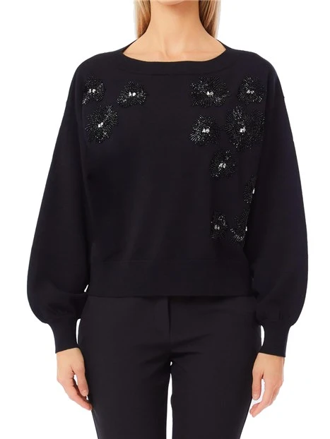 MAGLIA CON SCOLLO A BARCA E STRASS APPLICATI CON FORME GEOMETRICHE  DONNA NERO