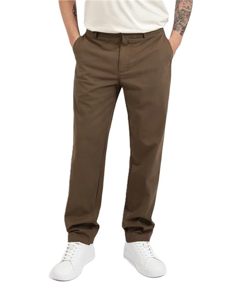 PANTALONI CHINO VESTIBILITA' SLIM ELASTICIZZATI UOMO MARRONE
