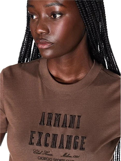 T-SHIRT MANICA CORTA CON STAMPA LOGO A CONTRASTO DONNA MARRONE