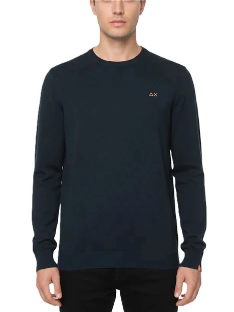 MAGLIA GIROCOLLO IN COTONE CON RICAMO FLUO UOMO BLU