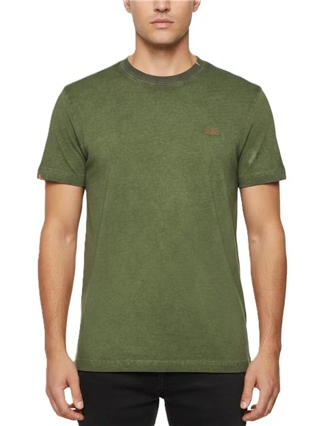 T- SHIRT MANICA CORTA CON RICAMO A CONTRASTO SU COLLO E MANICA UOMO VERDE