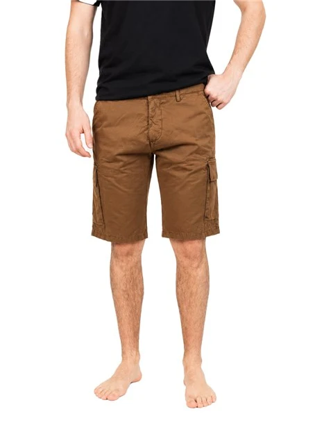 BERMUDA IN COTONE STILE CARGO UOMO MARRONE