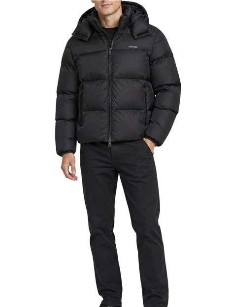 PIUMINO CON CAPPUCCIO IMBOTTITO PIUME UOMO NERO