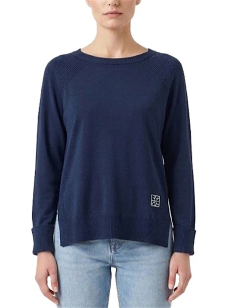 MAGLIA GIROCOLLO IN FILATO DI MISTO VISCOSA CON MANICA RAGLAN BLU