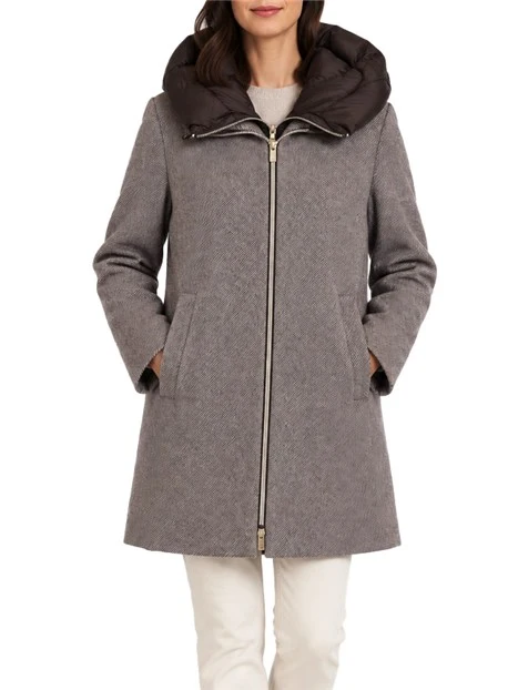 CAPPOTTO CORTO CON CAPPUCCIO IMBOTTITO E TEXTURE DIAGONALE DONNA BEIGE