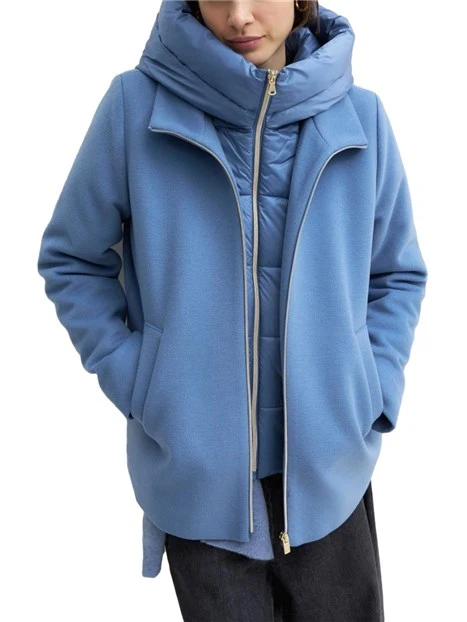 CAPPOTTO CORTO IN PANNO SOFT CON CAPPUCCIO ANTIGOCCIA RIMOVIBILE AZZURRO