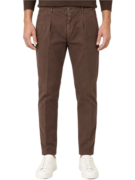 PANTALONI CHINO CON PENCES UOMO MARRONE