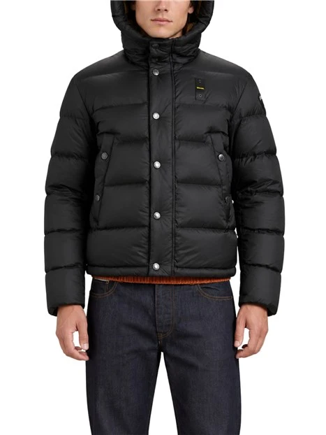 PIUMINO CON TASCHE CHIUSURA A SCATTO UOMO NERO