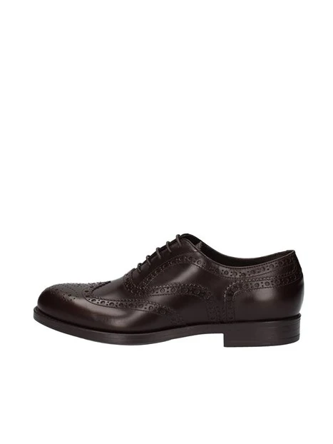 SCARPE CLASSICHE CON LACCI
