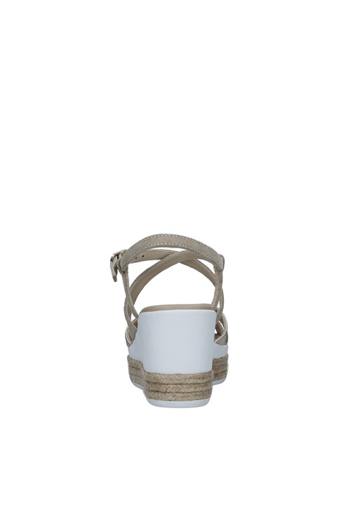 Nero Giardini With wedge GOLD