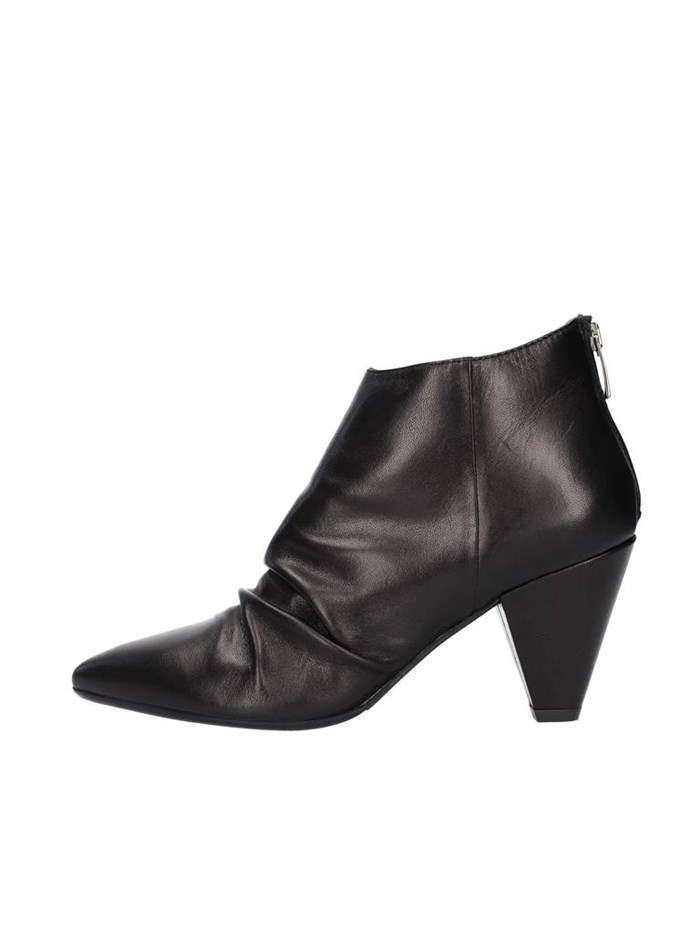 Norah Shoes Woman boots BLACK T195
