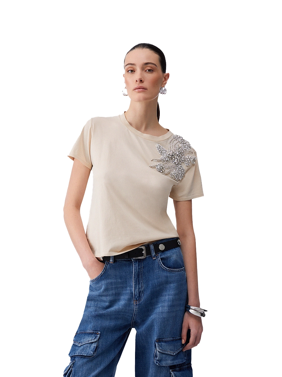 T-SHIRT MANICA CORTA CON DETTAGLIO GIOIELLO SULLA SPALLA DONNA MARRONE