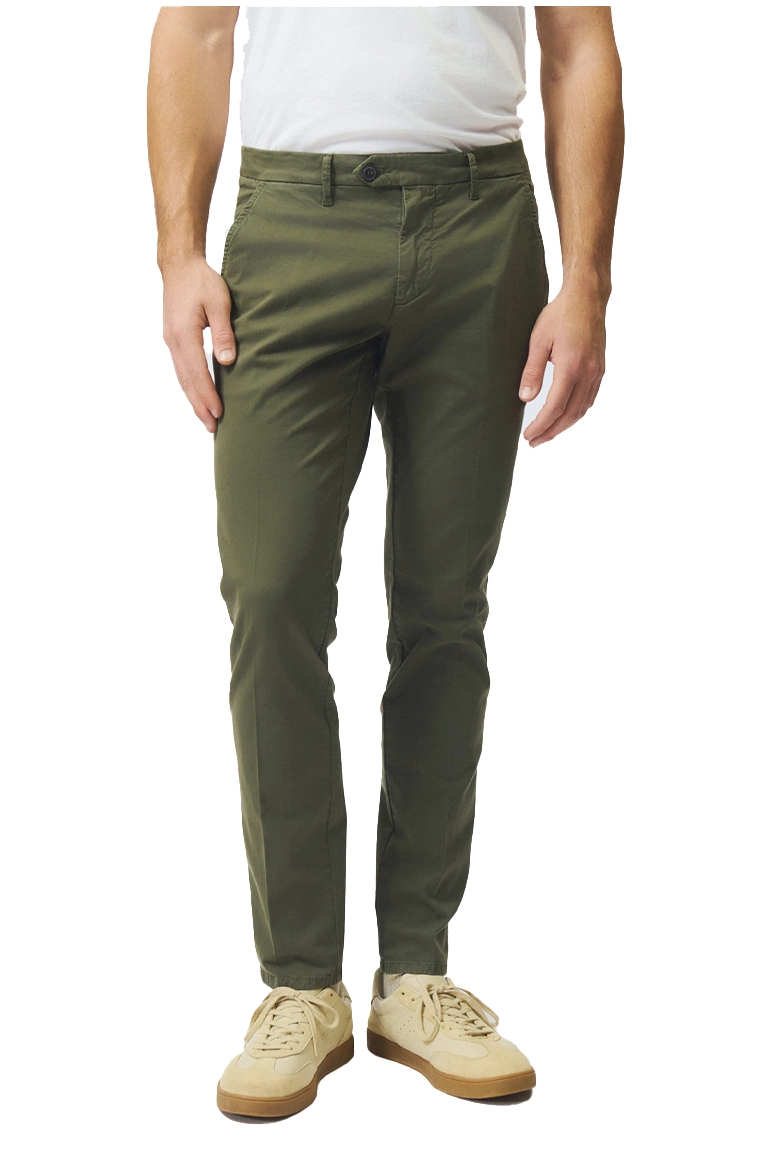 PANTALONE CHINO IN GARBADINA DI COTONE STRETCH UOMO VERDE