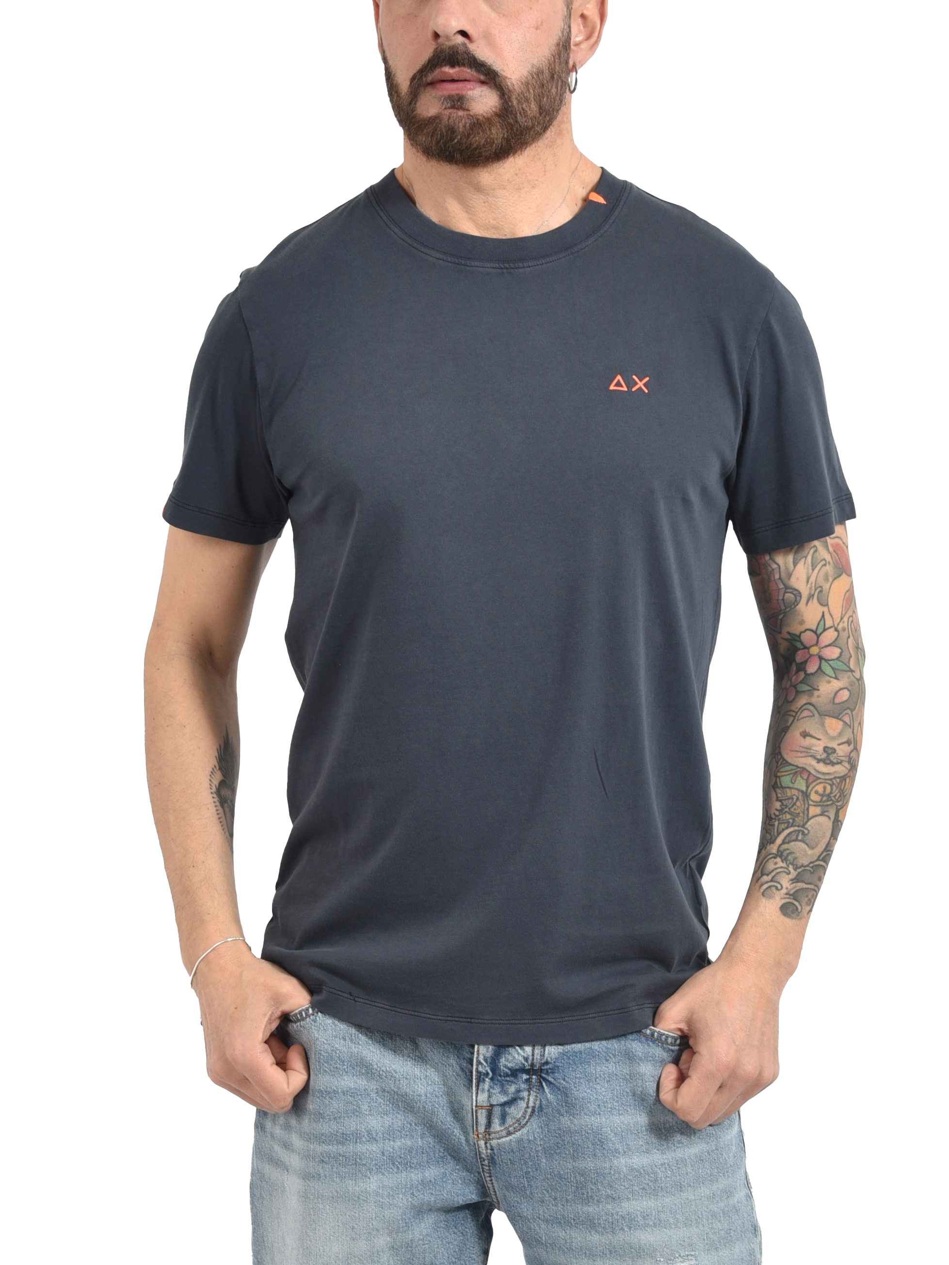 T- SHIRT MANICA CORTA CON RICAMO A CONTRASTO SU COLLO E MANICA UOMO BLU
