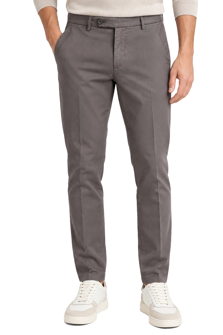 PANTALONI CHINO IN COTONE CON ETICHETTA POSTERIORE UOMO MARRONE