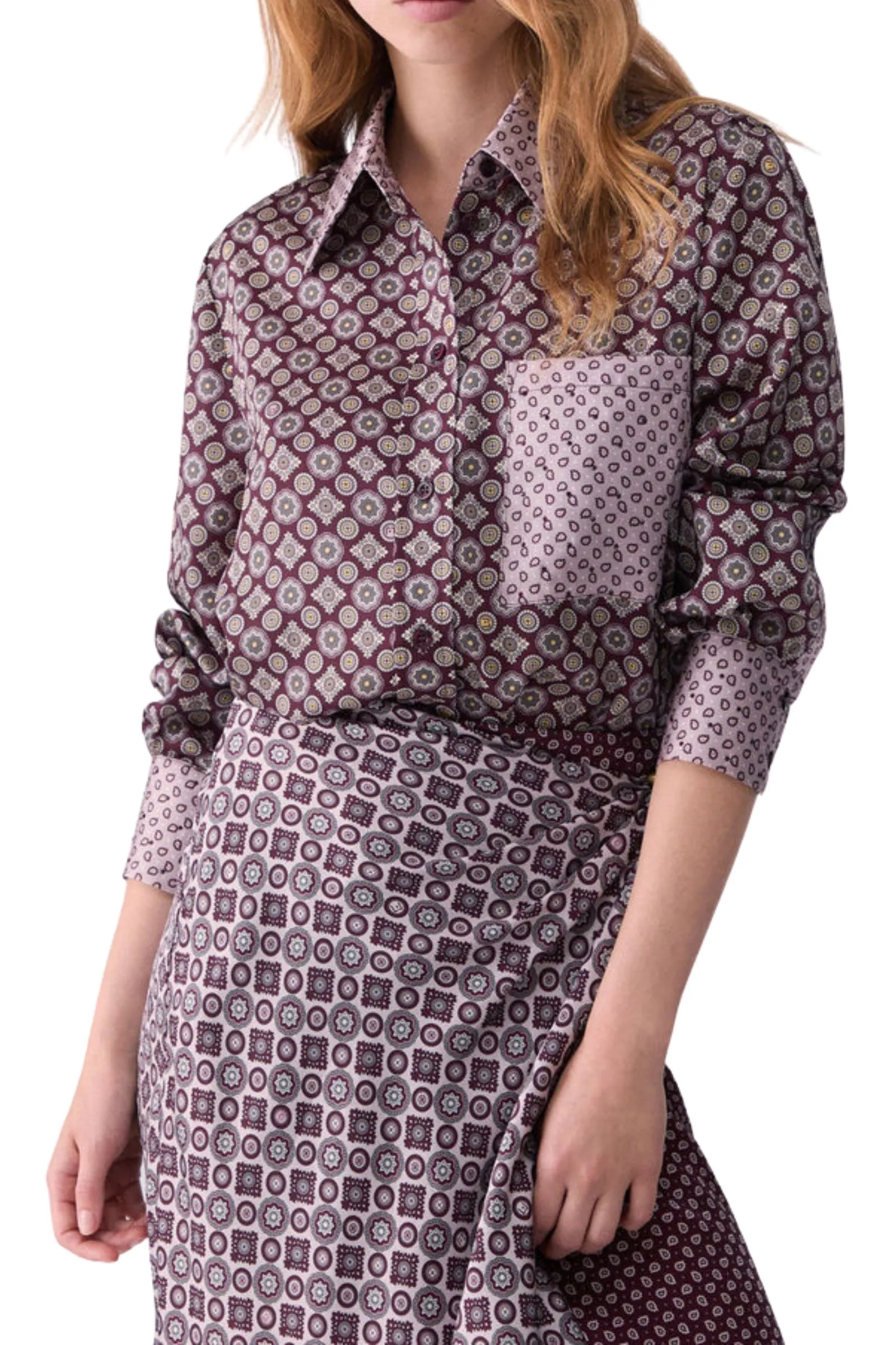CAMICIA IN TWILL STAMPATO GEOMETRICO CON TASCHINO E DETTAGLI A CONTRASTO DONNA MELANZANA