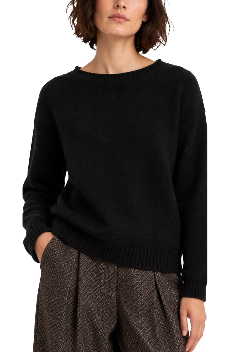 MAGLIA CON SCOLLO A BARCA E BORDI A COSTE DONNA NERO