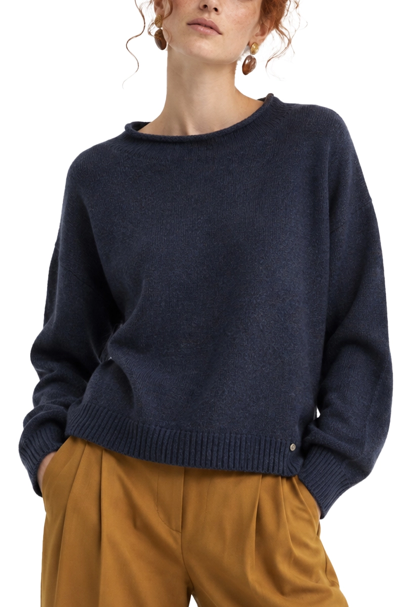 MAGLIA CON SCOLLO A BARCA E BORDI A COSTE DONNA BLU