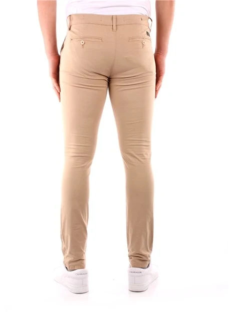 pantaloni slim