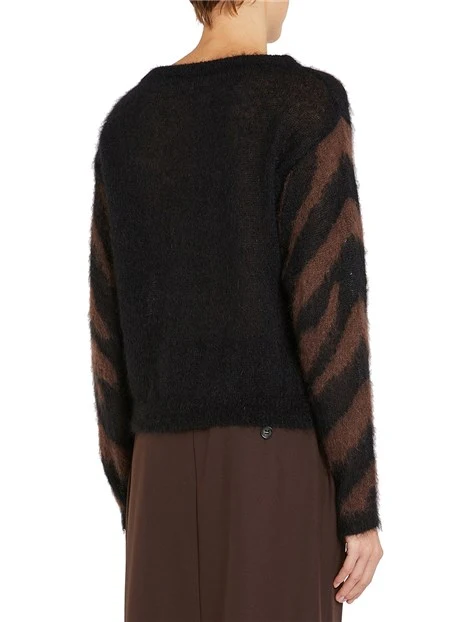 MAGLIA MORBIDA CON SCOLLO A BARCA DONNOLA NERO DONNA