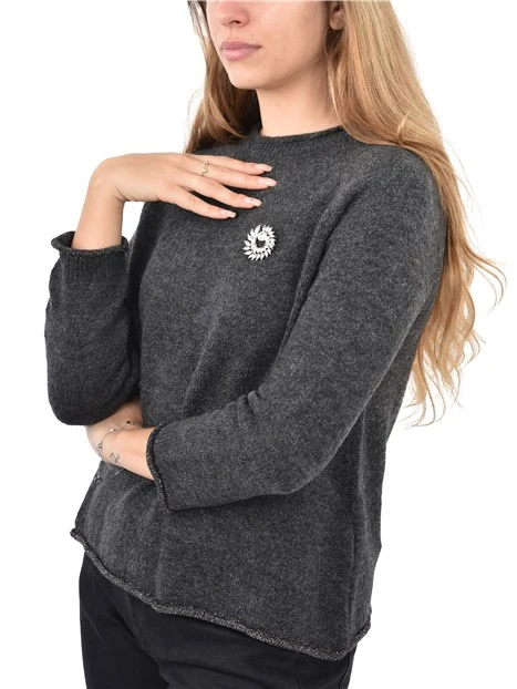 MAGLIA GIROCOLLO CON SPILLA GIOIELLO DONNA GRIGIO
