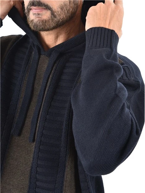 MAGLIA GIROCOLLO CON CAPPUCCIO E DETTAGLI IN MAGLIA UOMO BLU