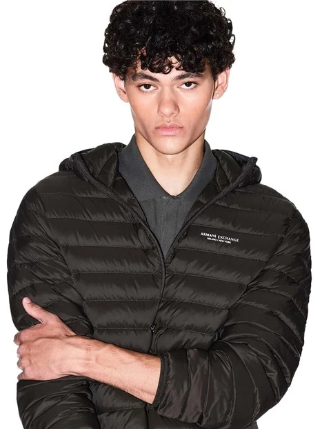 PIUMINO CON CAPPUCCIO E TRAPUNTATURA ORIZZONTALE UOMO MARRONE