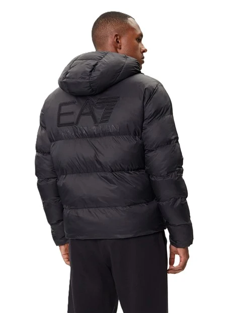 PIUMINO CON CAPPUCCIO E RIFINITURA LUCIDA UOMO NERO