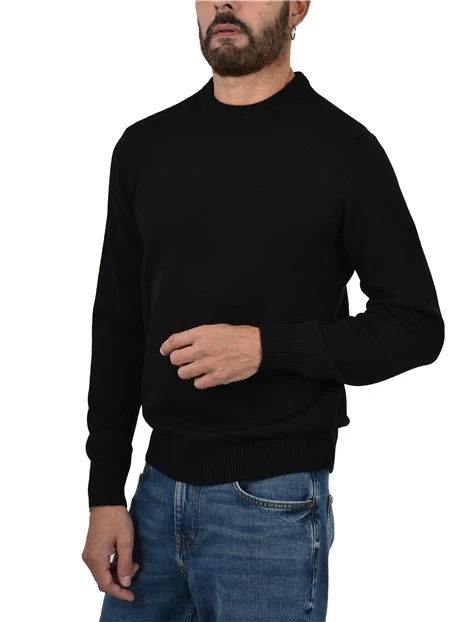 MAGLIA GIROCOLLO A COSTINE E LOGO SUL LATO POSTERIORE UOMO NERO