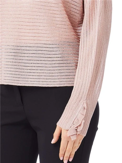 MAGLIA CON SCOLLO A BARCA E VOLANT SUI POLSI DONNA ROSA