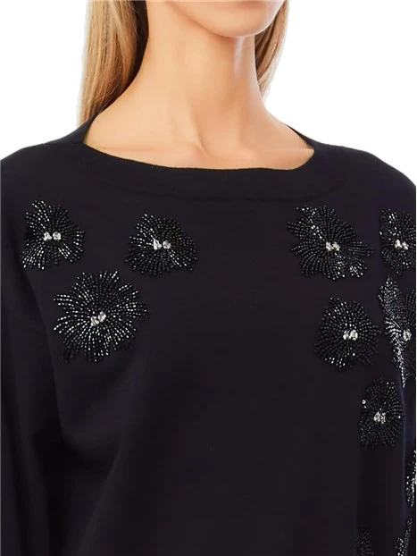 MAGLIA CON SCOLLO A BARCA E STRASS APPLICATI CON FORME GEOMETRICHE  DONNA NERO