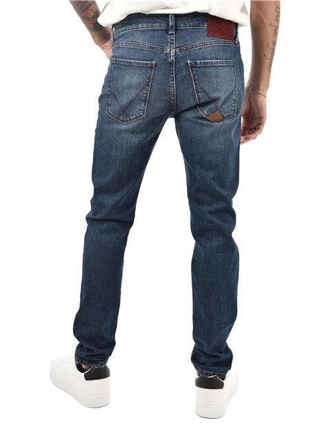 JEANS SLIM FIT CON LOGO SU TASCA POSTERIORE  UOMO BLU