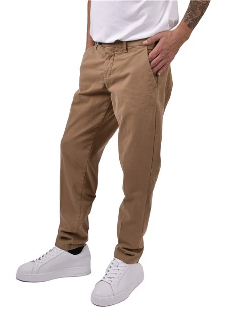PANTALONI CHINO IN GARBADINE UOMO BEIGE