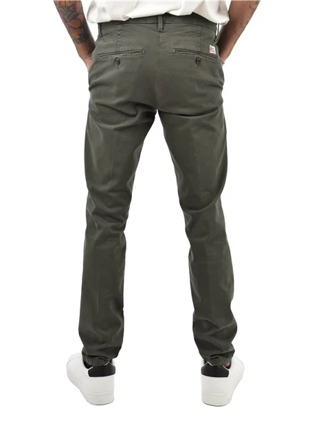 PANTALONI CHINO IN GARBARDINE UOMO VERDE