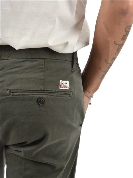 PANTALONI CHINO IN GARBARDINE UOMO VERDE