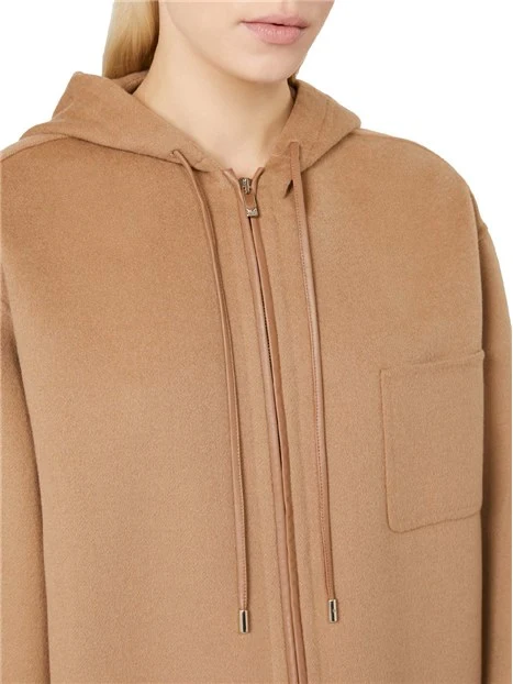 CAPPOTTO CORTO CON CAPPUCCIO E TASCHINO SUL PETTO DONNA BEIGE