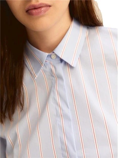 CAMICIA LINEA SFIANCATA CON  ABBOTTONATURA NASCOSTA DONNA AZZURRO