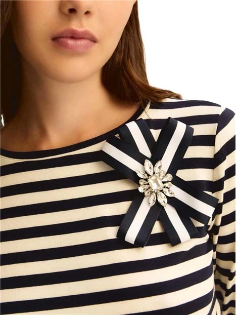 MAGLIA CON SCOLLO A BARCA IN JERSEY STRECTH DONNA  BLU