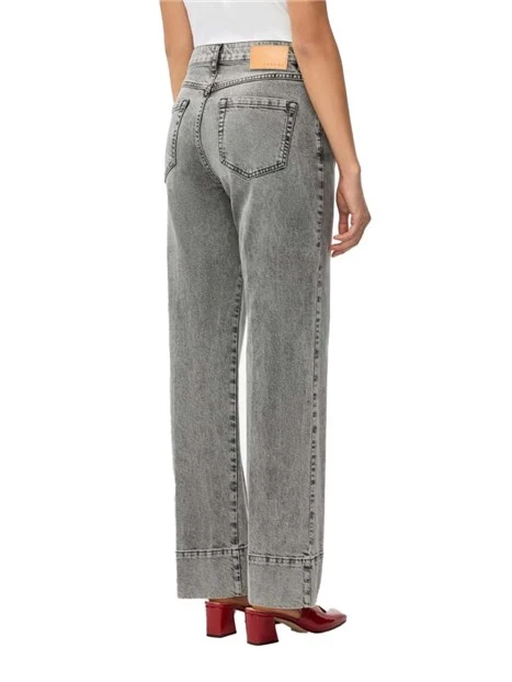 JEANS REGULAR CON PIEGA STIRATA E ZIP NASCOSTA DONNA GRIGIO