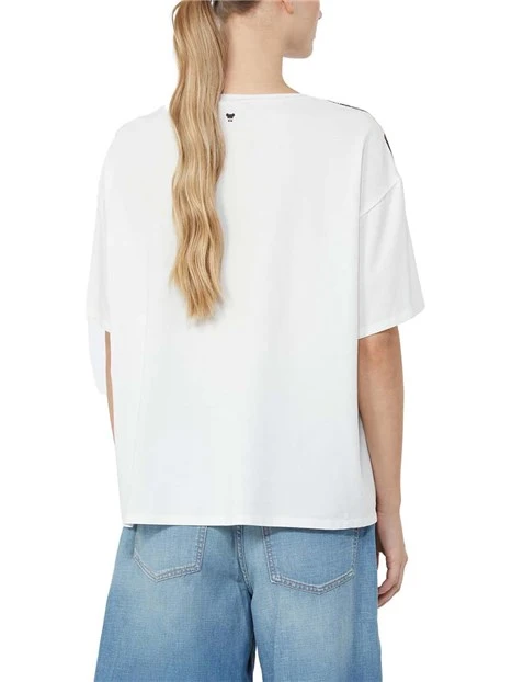 T-SHIRT MANICA CORTA CON STAMPA FANTASIA PATCH DONNA BIANCO