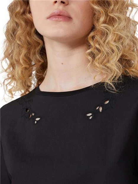 TOP MANICA CORTA  CON RICAMI DECORATIVI DONNA  NERO