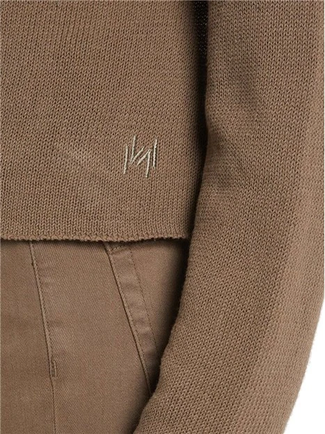 MAGLIA SCOLLO A BARCA LOGO RICAMATO DONNA MARRONE