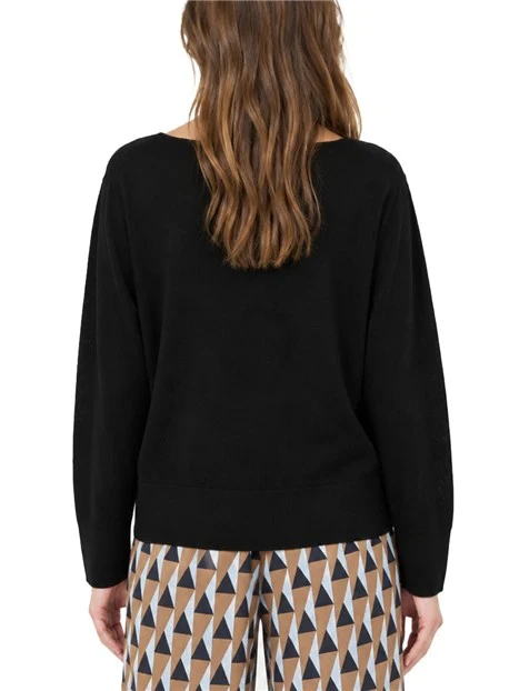 MAGLIA CON SCOLLO A BARCHETTA IN LANA VERGINE DONNA NERO