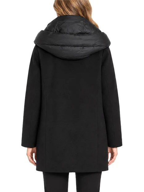 CAPPOTTO CORTO IN PANNO SOFT CON CAPPUCCIO ANTIGOCCIA RIMOVIBILE NERO