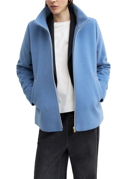 CAPPOTTO CORTO IN PANNO SOFT CON CAPPUCCIO ANTIGOCCIA RIMOVIBILE AZZURRO