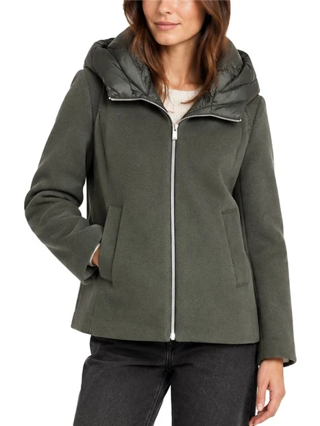 CAPPOTTO CORTO IN PANNO SOFT CON CAPPUCCIO ANTIGOCCIA RIMOVIBILE MARRONE
